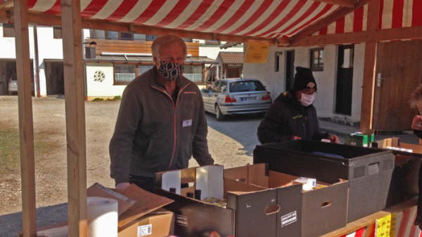 Lebensmittel-Sonderausgabe auf dem Biohof Lenz in Zorneding