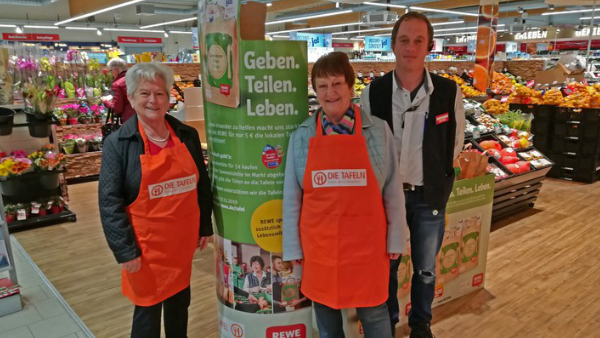 Spenden-Tüten-Aktion bei Rewe